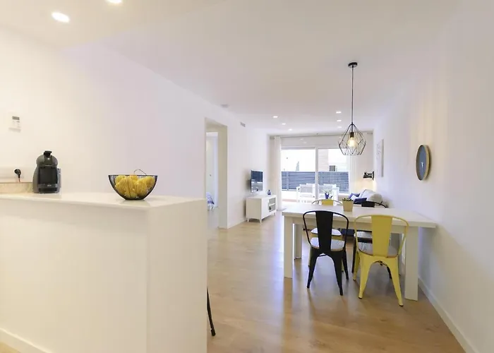 Lets Holidays With Big Terrace In Tossa Appartamento *